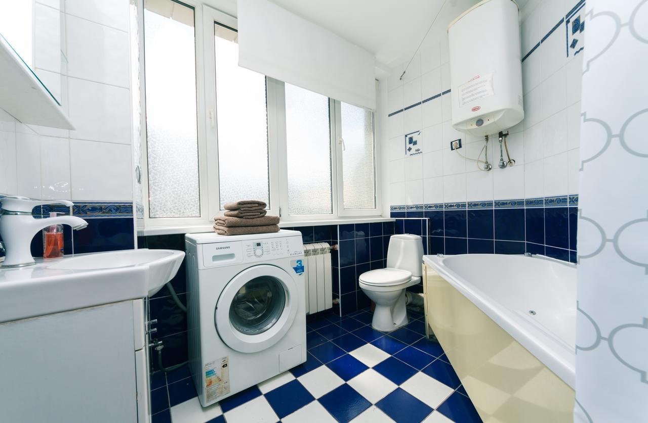 Two Bedroom Apartment On Kreschatik, Kyiv Center With Great View Kültér fotó